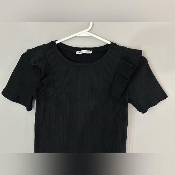Zara: Women’s Short Sleeve Ruffle Top- Size Small - Picture 2 of 8